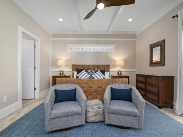 Four Bedroom Vacation Home in Holmes Beach Close to Beach